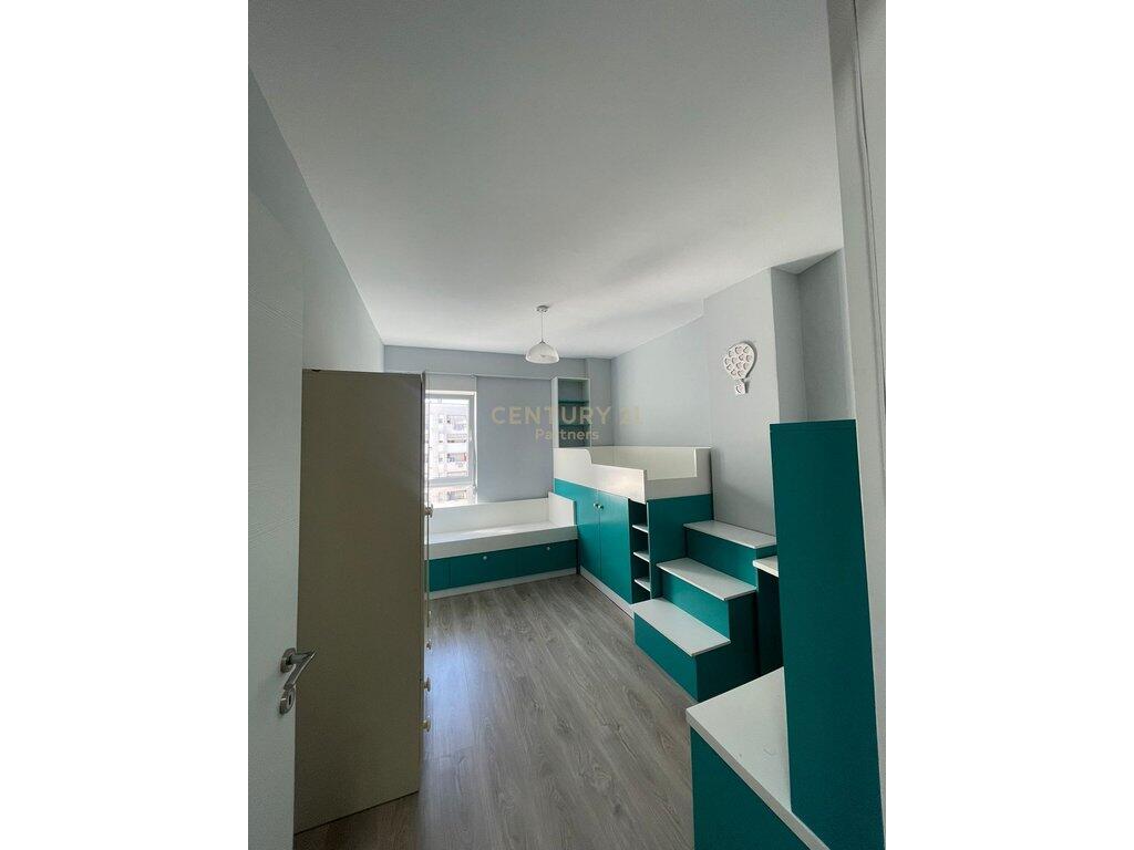 Appartamento 2+1+2 in affitto nel Complesso Magnet, zona 21 Dhjetori!