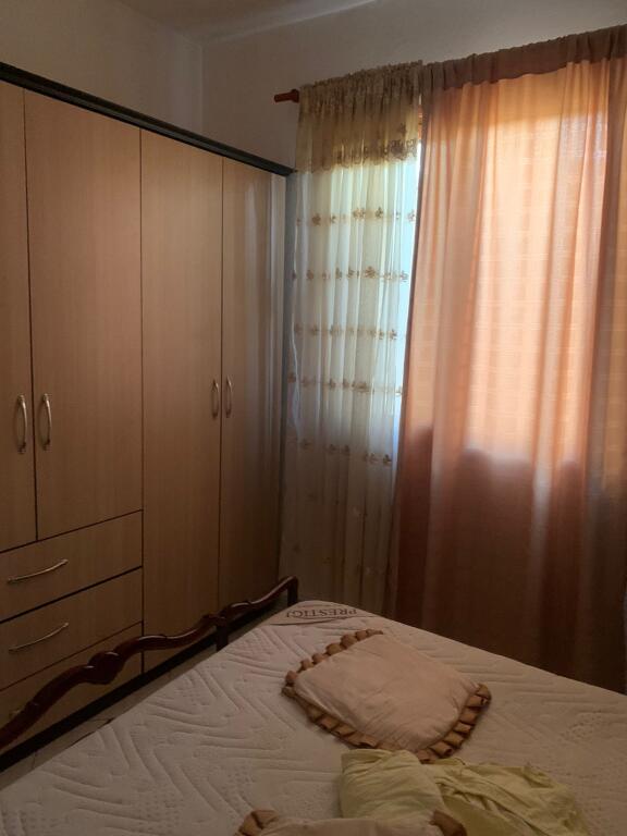 Jepet apartament 1+1 tek Kodra Diellit sapo Kalon Kristal Center rruga Bill Klinton!