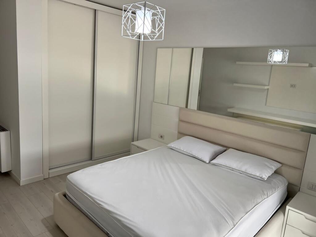 Penthouse Per Qera Ne Lungomare, Vlore