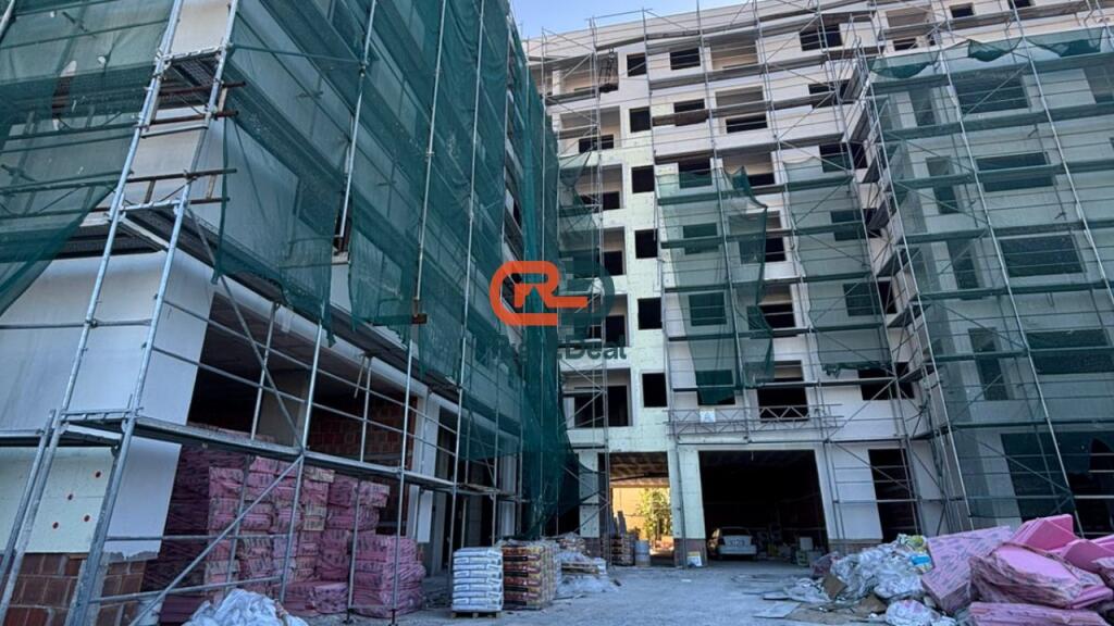 Ne Paskuqan Tek Platinium 2 Shitet Apartament 2+1+2 i Bollshem!!!