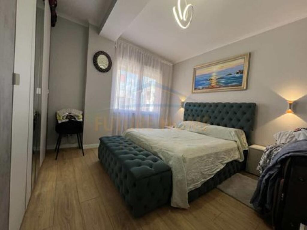 Shitet, Apartament 1+1, Unaza e Re.