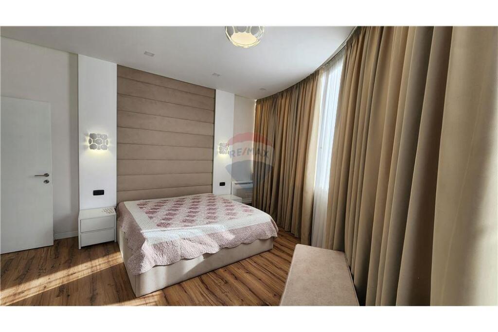 2+1 apartment for rent at Globe on Kavaje street