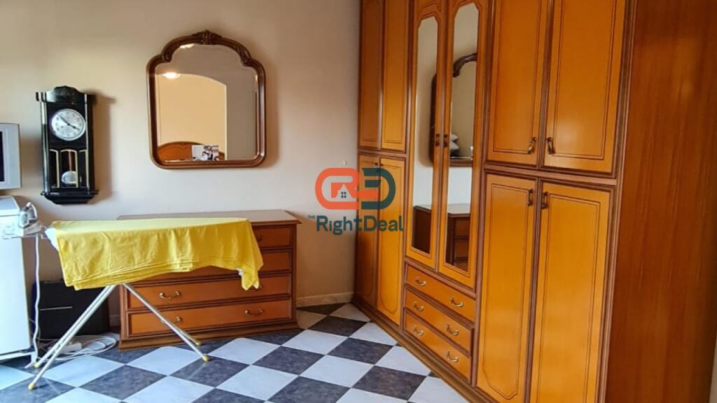 Vicino al Complesso Grand, Villa su 3 Piani in Affitto per Attività Commerciale!!