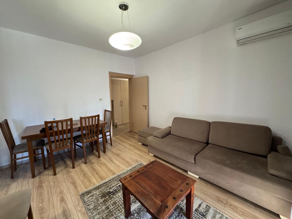 🏡 Appartamento in Affitto 2+1 – Via Kongresi i Manastirit💶 Prezzo: 550€ (trattabile)