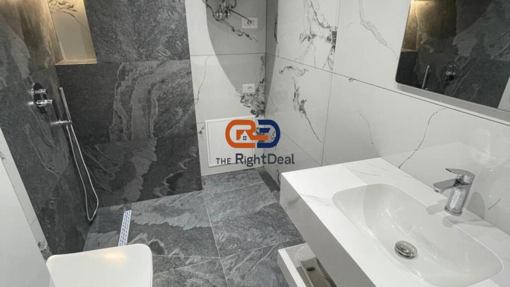 Tek Rruga 5 Maji, Shitet Apartament 1+1 I Investuar!!!