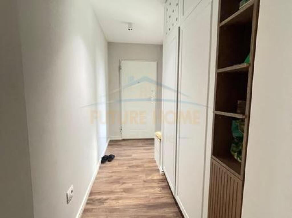 Shitet, Apartament 3+1+2, 21 Dhjetori, Tiranë.