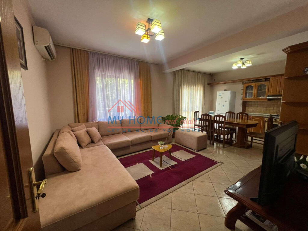 Apartament 2+1 me qera tek Garda