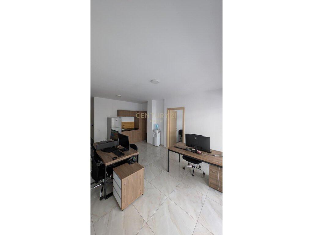 Zogu i Zi – Ufficio in affitto vicino a Ring Center!