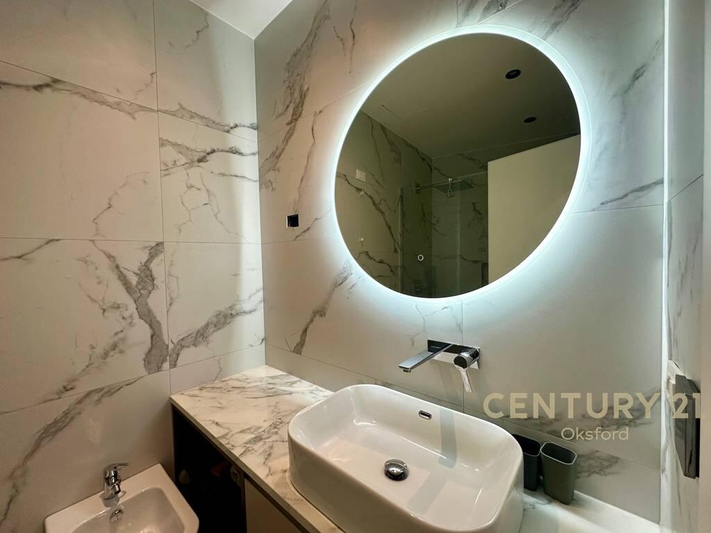 APPARTAMENTO DI LUSSO IN AFFITTO + POSTO AUTO PRESSO LAKE VIEW RESIDENCE!