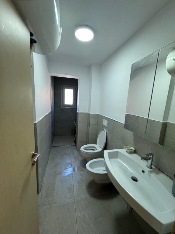 🏡 Appartamento in Affitto 2+1 – Via Kongresi i Manastirit💶 Prezzo: 550€ (trattabile)
