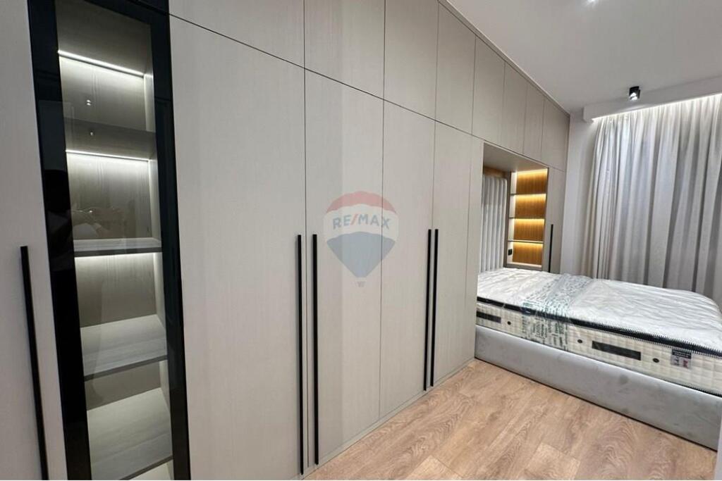 APARTAMENT 2+1 DHE POST PARKIMI - PORCELAN