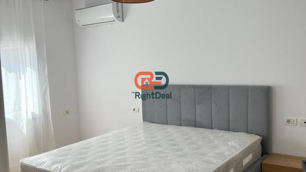 Tek Bulevardi Zogu I Pare, Jepet Me Qira Apartament 2+1, Totalisht I Investuar Dhe I Pa Banuar Me Pare!!