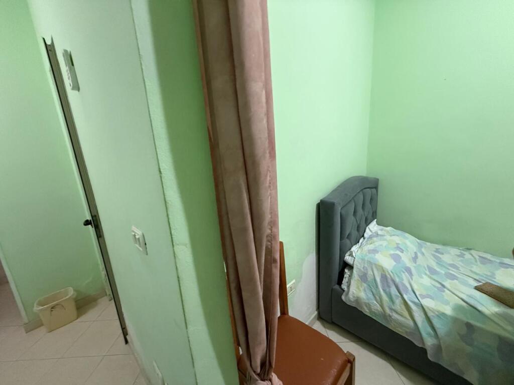 JEPET ME QIRA GARSONIERE NE PLAZH 130 EURO