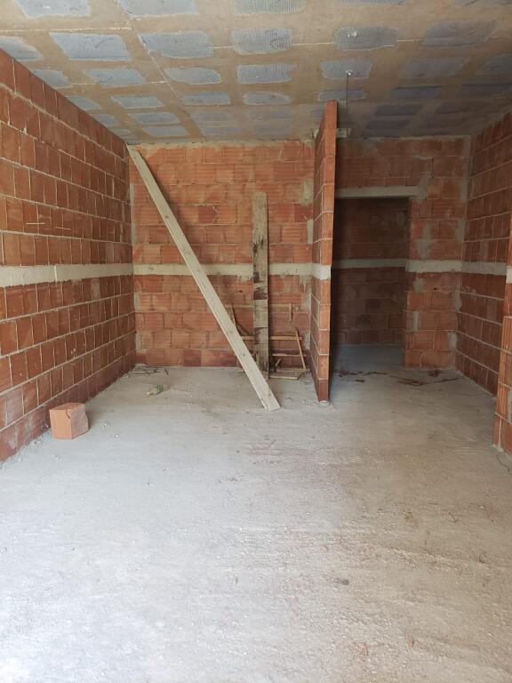 Fusha aviacionit Meis Residence shitet 2+1+2 102.34 m2 1650 euro m2