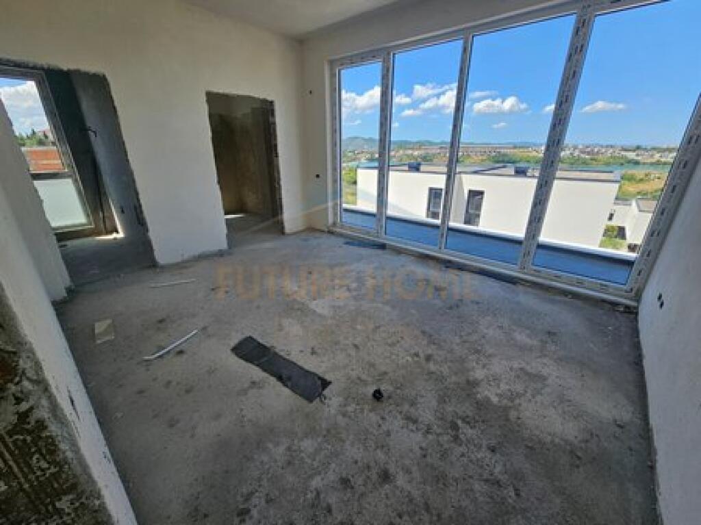Villa Elite in Vendita, Lago di Farka, Tirana