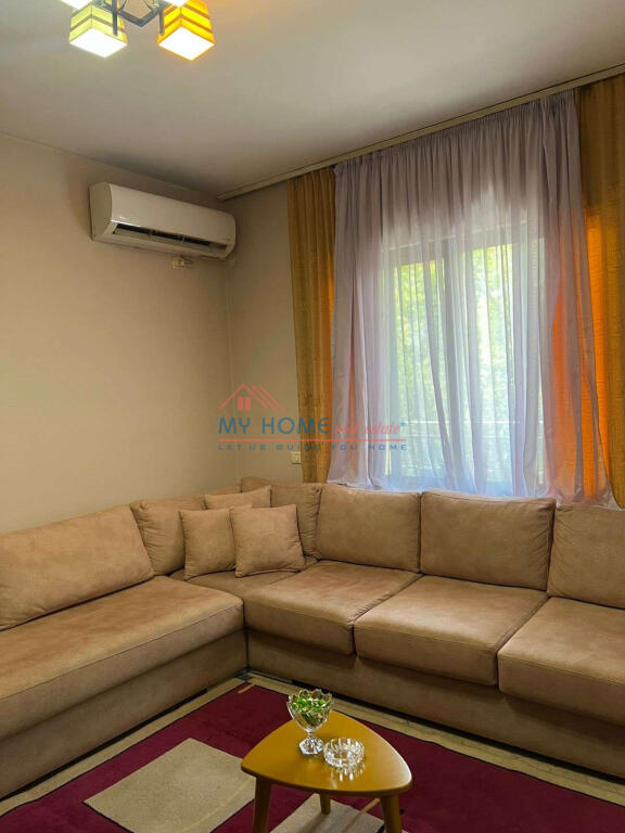 Apartament 2+1 me qera tek Garda