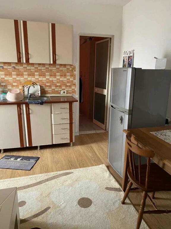 SHITET APARTAMENT 3+1 ZOGU I ZI 185.000 EURO