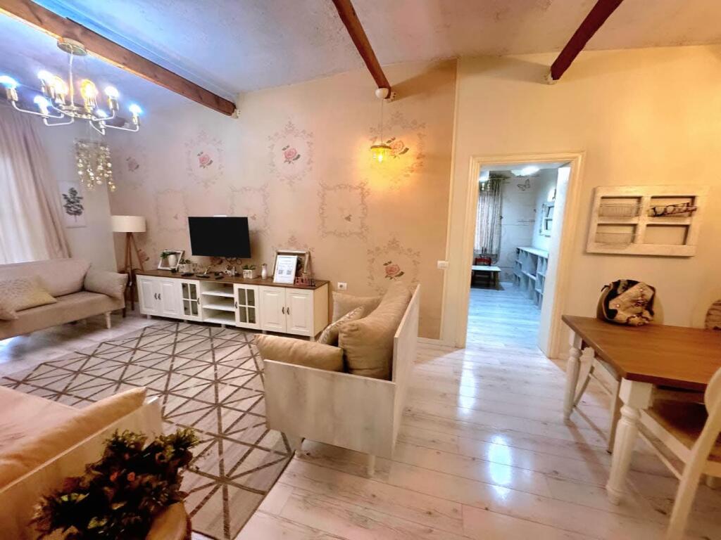 📍 RRUGA SIRI KODRA, BUZE UNAZES SE VOGEL SHESIM APARTAMENT  2+1+2 TUALETE