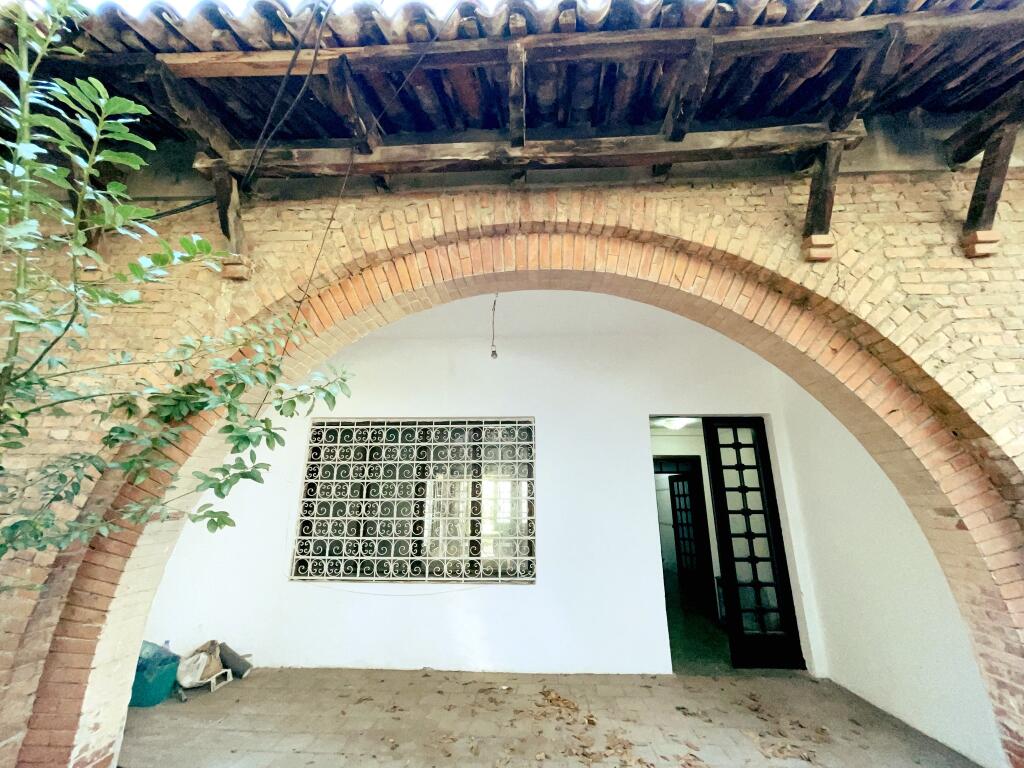 Tasse incluse!!!! Casa privata in AFFITTO vicino a Piazza "Skenderbej" nei vicoli tra il Ristorante "Piazza" e la via "Fortuzi"