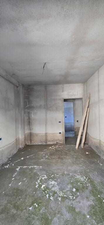 Shitet apartament (2+1), Teg (Mjull Bathore)

