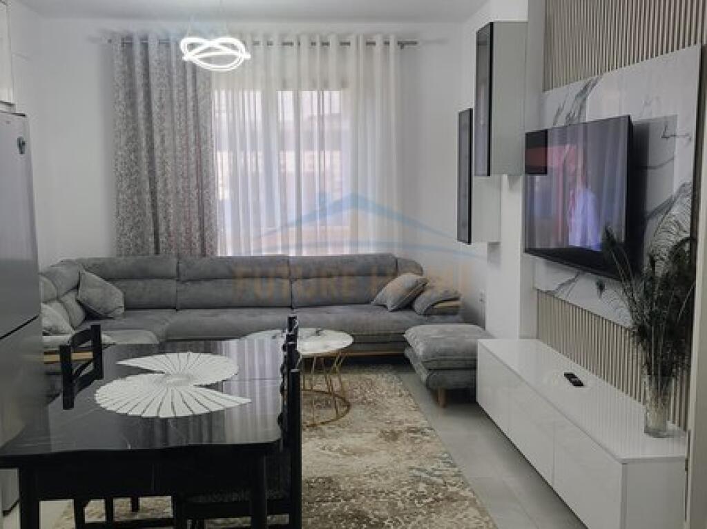 Shitet, Apartament 3+1+2, Paskuqan, Tirane.