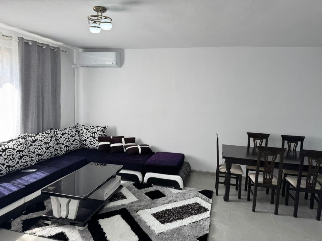 In affitto appartamento 2+1+2+Posto Auto Astir, vicino al bar famed Prezzo: 700 mila lek