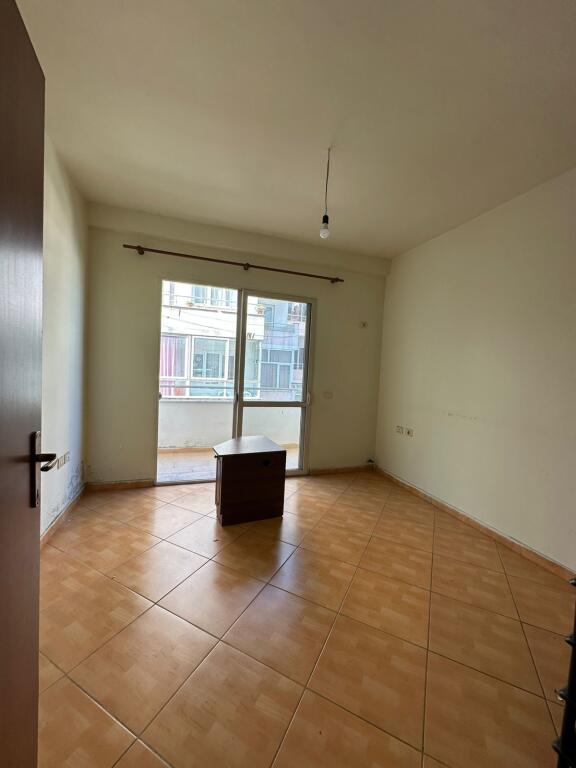 In affitto, appartamento 2+1, Fresku 35000 lek