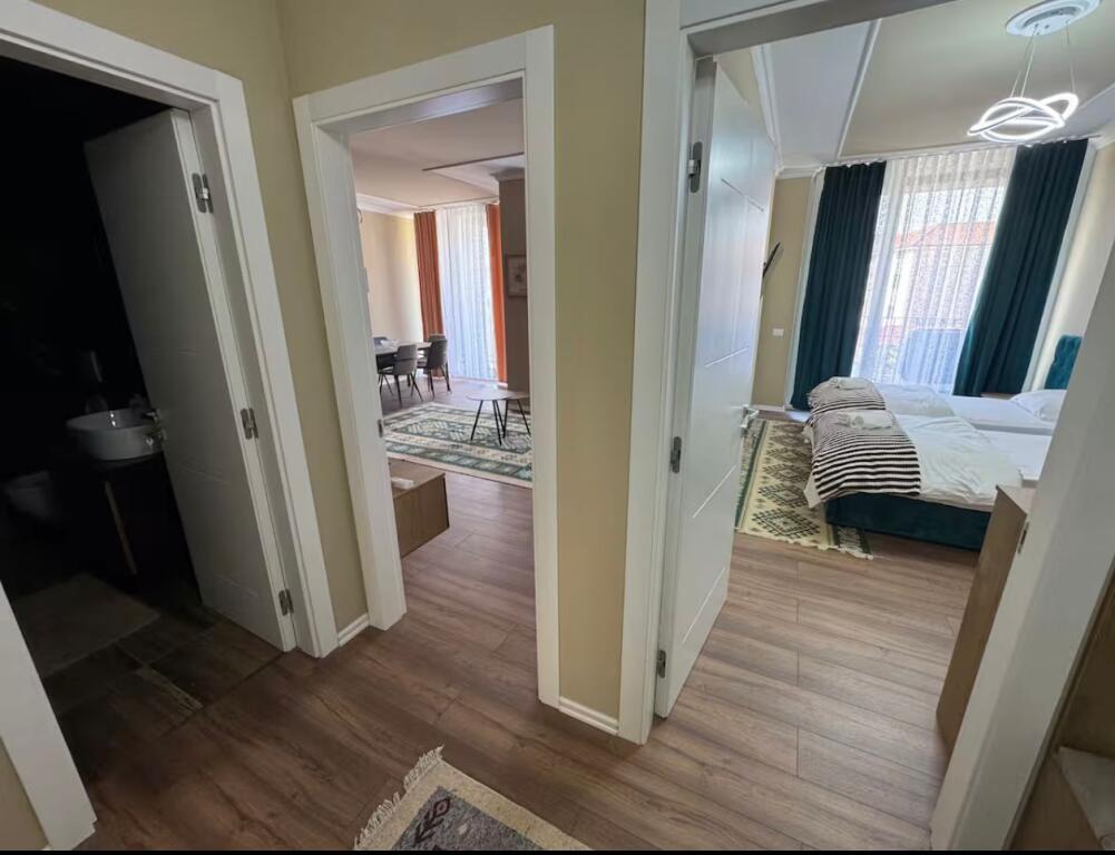 QIRA APARTAMENT 2+1+2 PRANE GJIMANZIT PARTIZANI