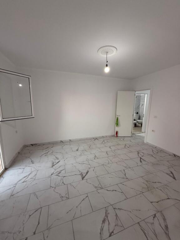 🏢Shitet Apartament 1+1+Ballkon | 📍Rruga Haxhi Hysen Dalliu, Stacioni Trenit | 💶163.000€