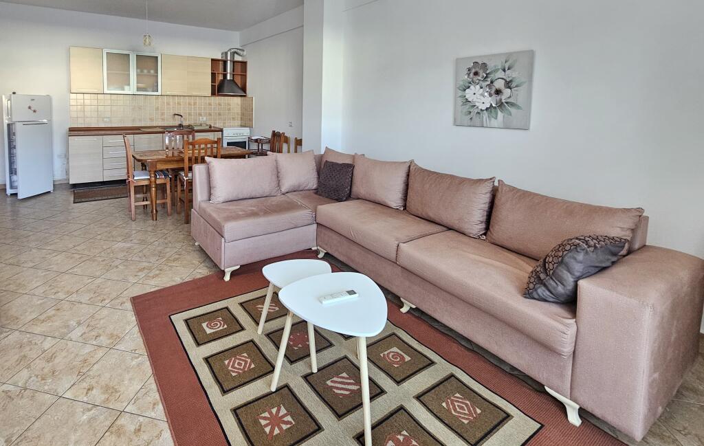 Jepet me qira apartament 1+1  - Kati 3 - pallat i ri "rruga Riza Cerova" Tiranë