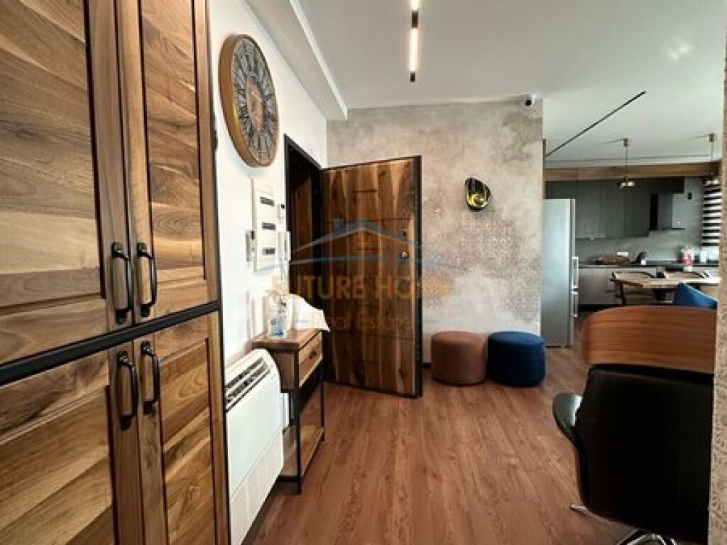 Shitje,Apartament 2+1+Parking,Perballe Delijorgjit !
