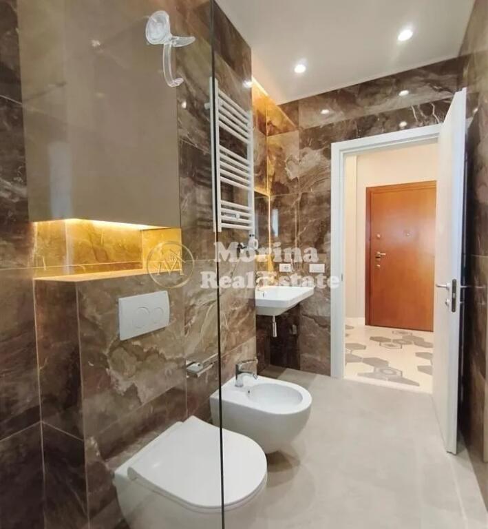 Qera Apartament 2+1, Perballe Deliorgjit, 800 Euro/muaj.