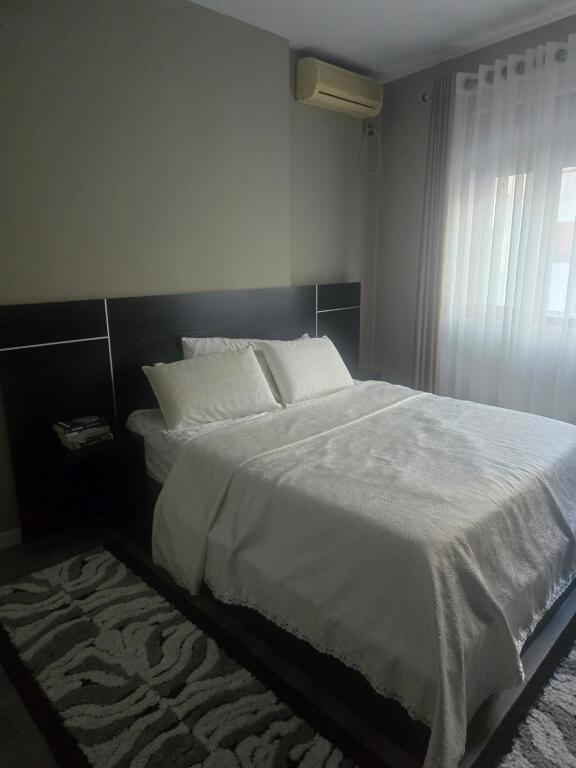 🏢Nella zona di Yzberisht, vicino a Big Market Armeni, si affitta appartamento 2+1 arredato, 500 Euro
