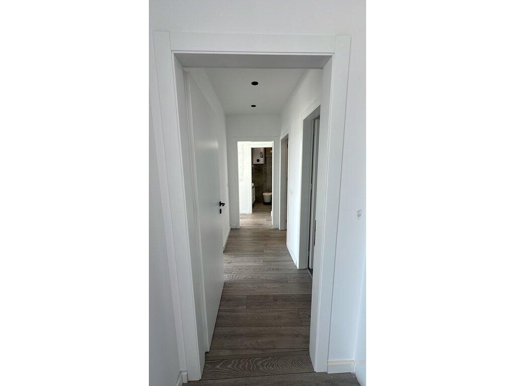 Apartament ose zyre 2+1 me qira tek Lake View Residence!