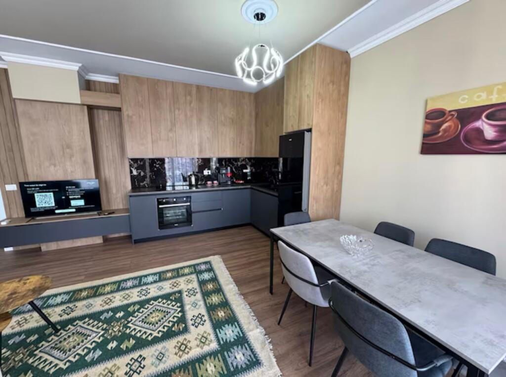 QIRA APARTAMENT 2+1+2 PRANE GJIMANZIT PARTIZANI