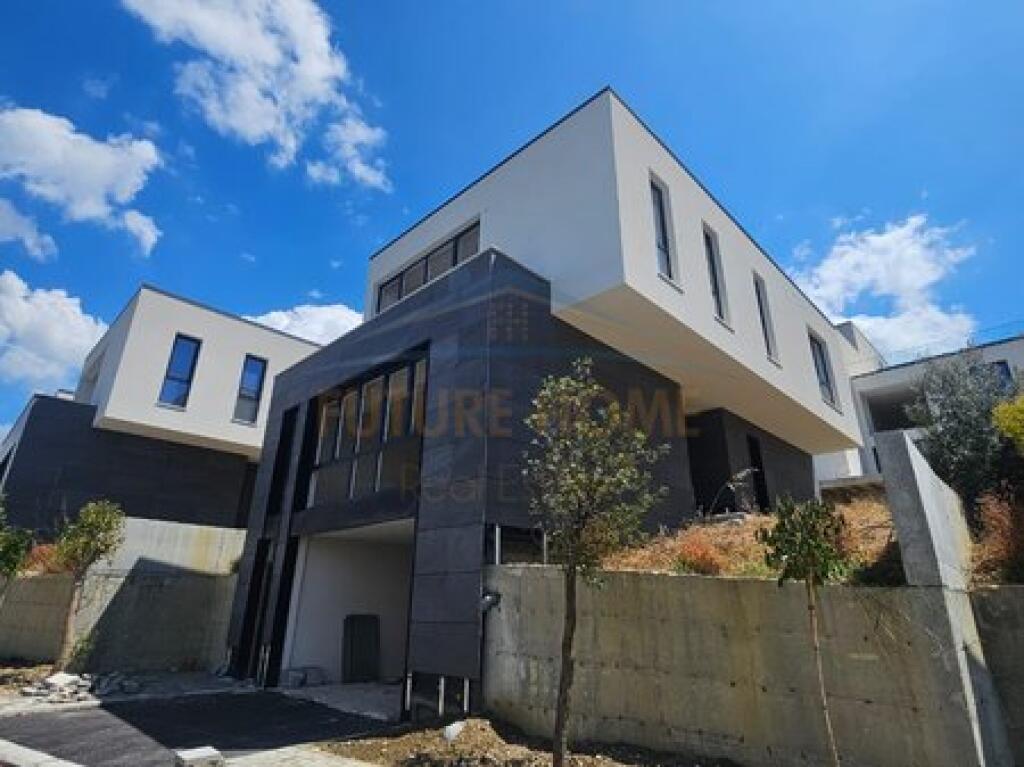 Villa Elite in Vendita, Lago di Farka, Tirana