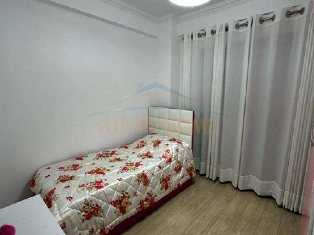 Shitet , Apartament 3+1+2 , Tek Oasis Residence
