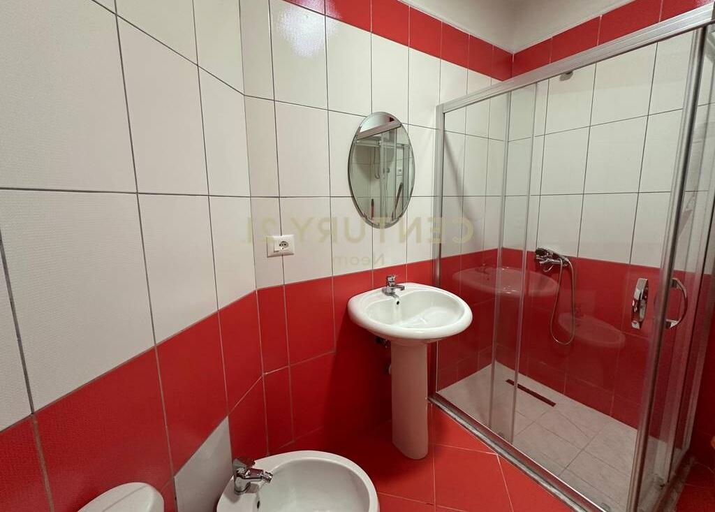 AFFITTO, APPARTAMENTO 2+1+2, vicino ai Palazzi Çabej