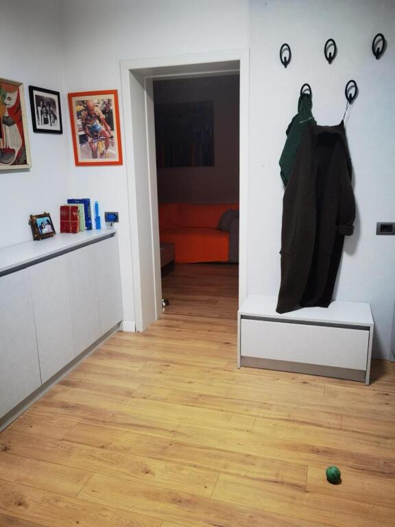 Affittasi appartamento 2+1, Ex mercato elettrico, vicino alla scuola 1 maggio Prezzo: 600 mila lek