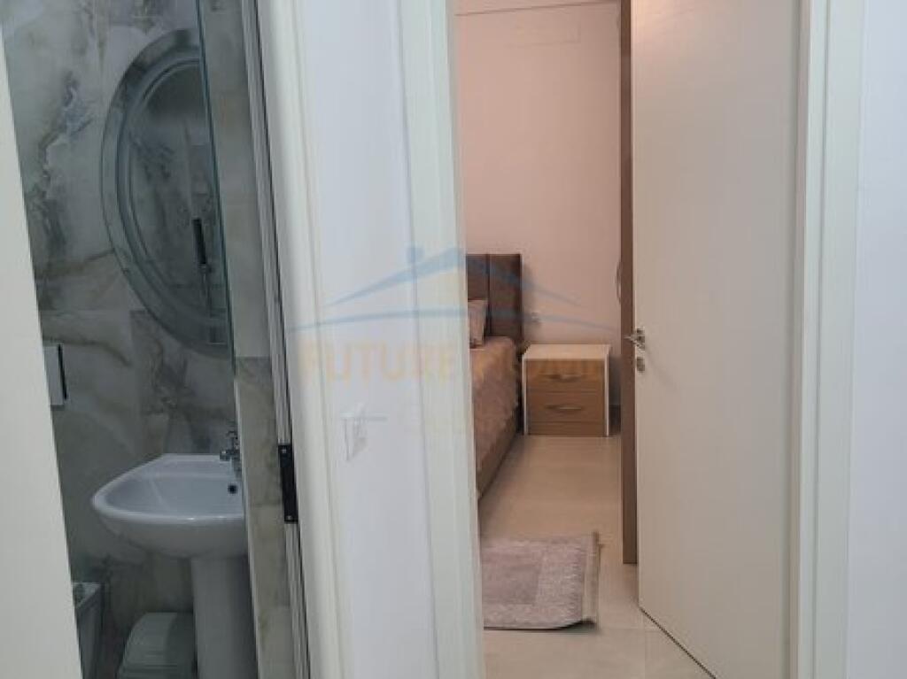 Shitet, Apartament 3+1+2, Paskuqan, Tirane.