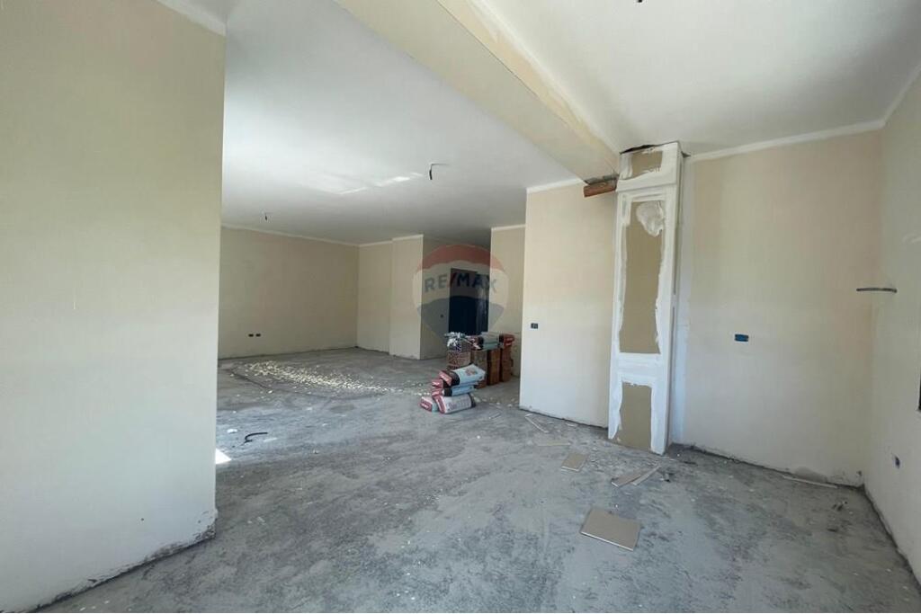 Apartament 2+1 per shitje prane Rr se Elbasanit!