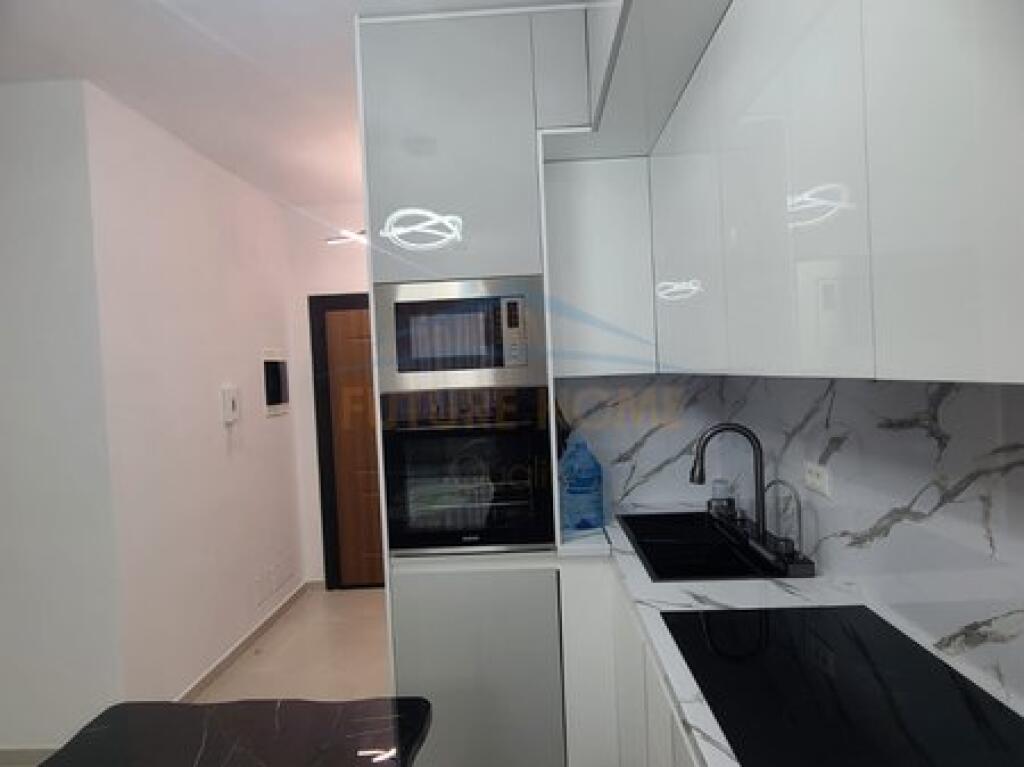 Shitet, Apartament 3+1+2, Paskuqan, Tirane.