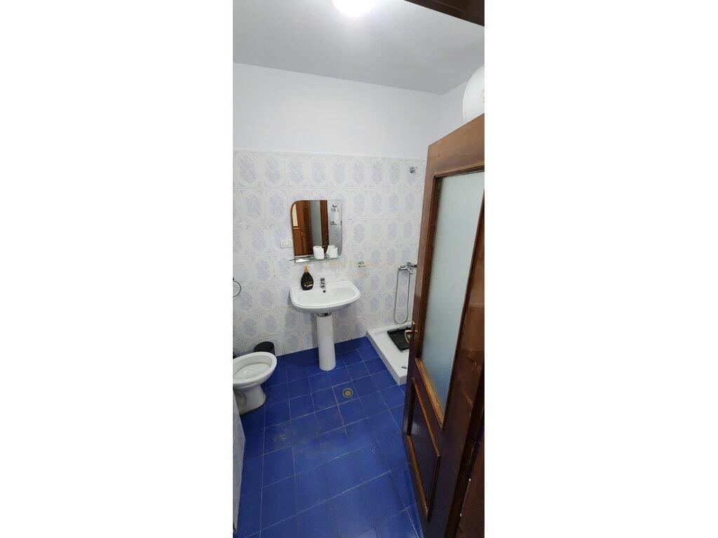 Jepet me qira apartament 3+1+2 pranë Ambasadës Amerikane!