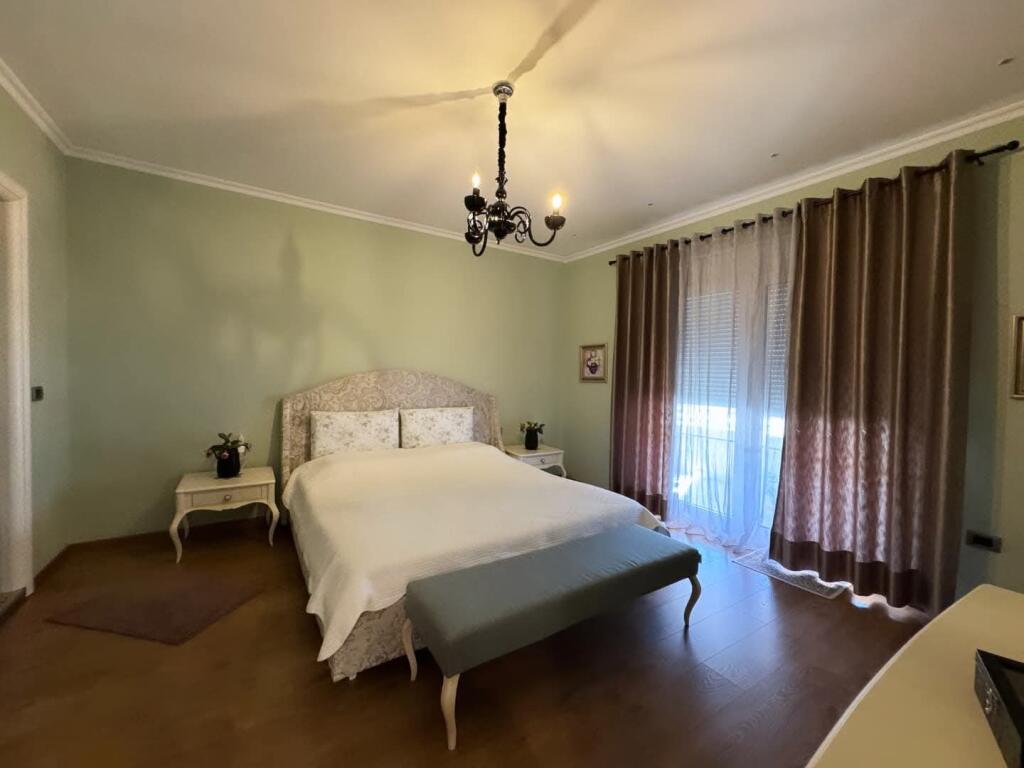𝐑𝐫𝐮𝐠𝐚 𝟓-𝐌𝐚𝐣𝐢, 𝐩𝐫𝐚𝐧𝐞 CONCORD CENTER  SHESIM SUPER APARTAMENT 3+1+2