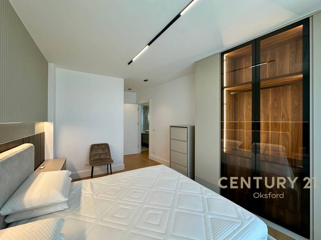 APPARTAMENTO DI LUSSO IN AFFITTO + POSTO AUTO PRESSO LAKE VIEW RESIDENCE!