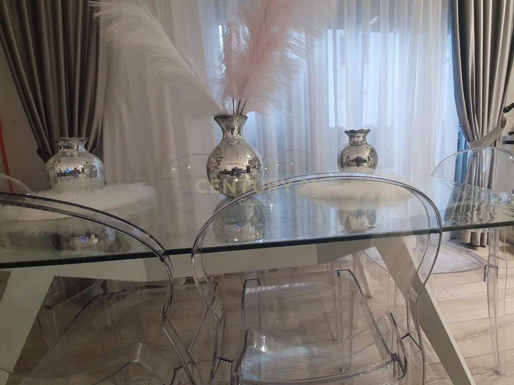 Shitet Apartament 2+1 – Zona e Liqenit të Thatë, Tiranë