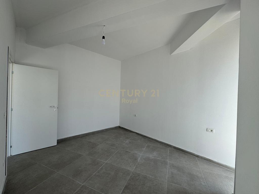 AFFITTASI UFFICIO/APPARTAMENTO 1+1 IN VIA 5 MAGGIO