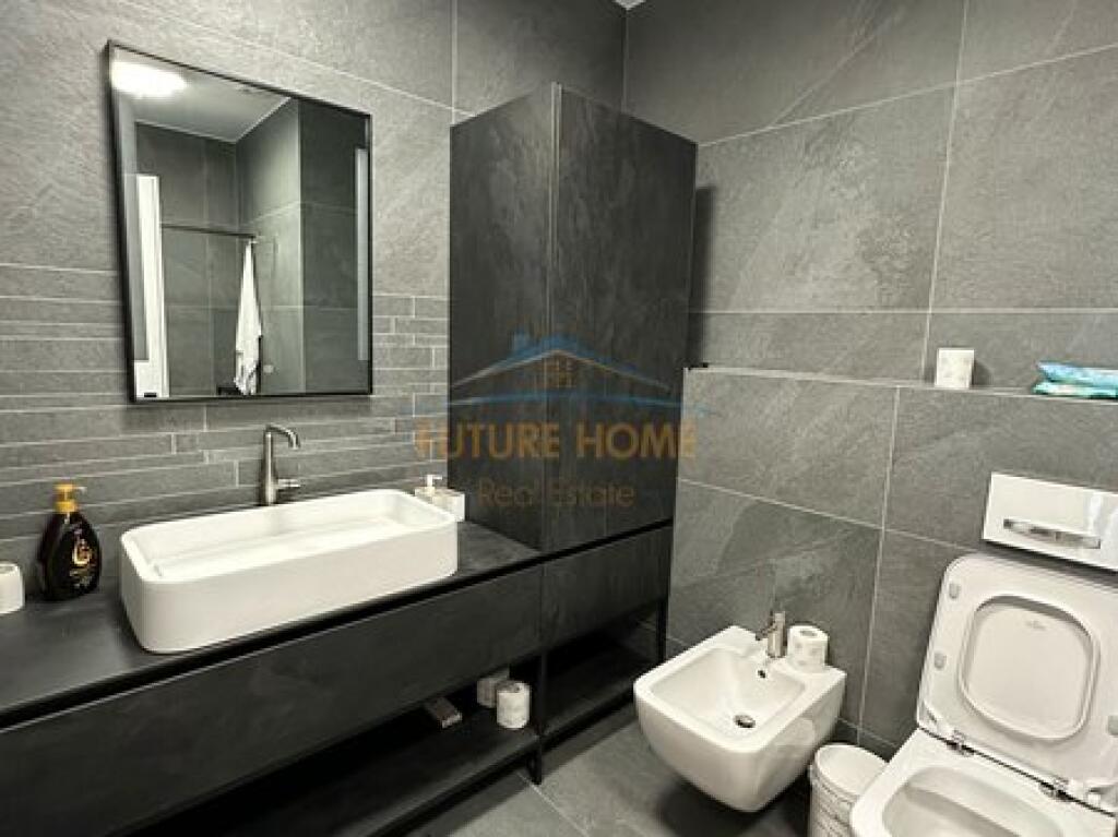 Shitje,Apartament 2+1+Parking,Perballe Delijorgjit !