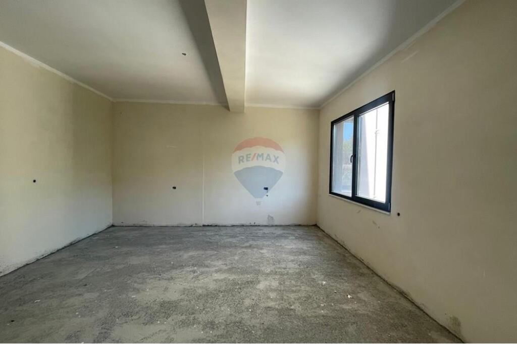 Apartament 2+1 per shitje prane Rr se Elbasanit!