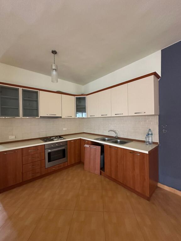 In affitto, appartamento 2+1, Fresku 35000 lek